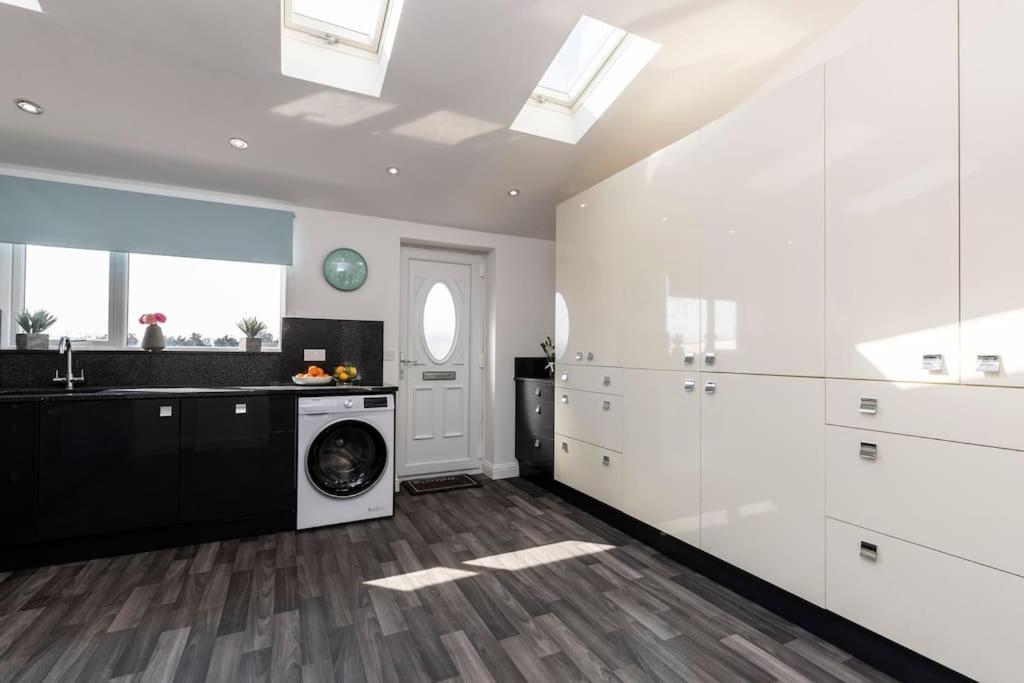 Auckland View - A Comfy & Spacious 4Bed With Views Coundon 外观 照片